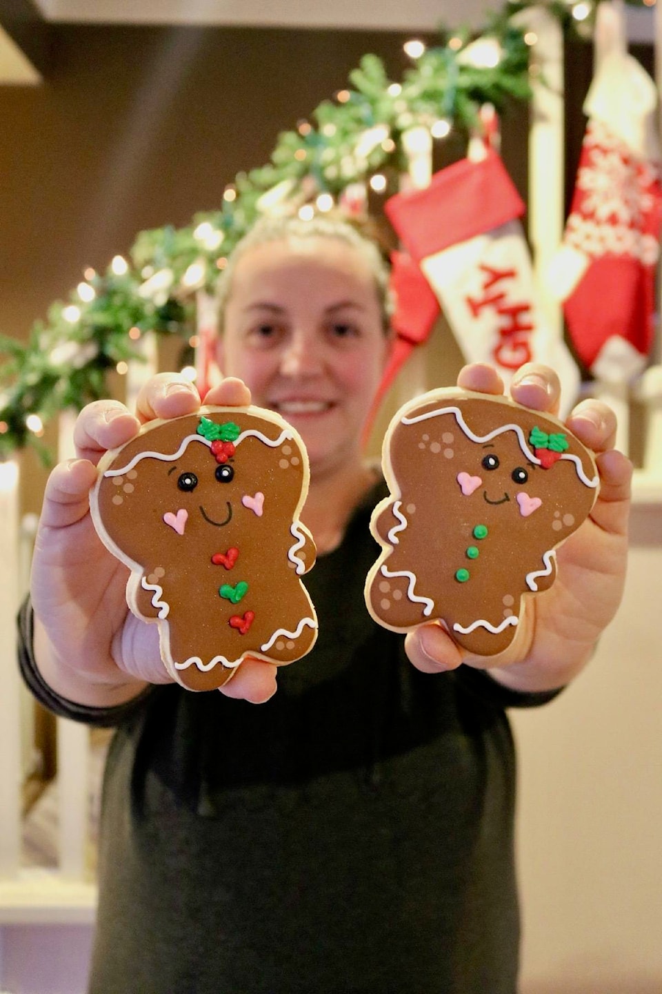 23756549_web1_201227-GNG-ChristmasCookies-Hallmark-heather_1