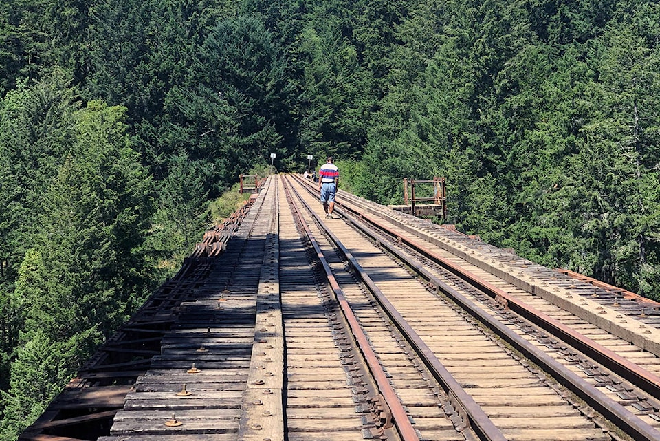 23945659_web1_210118-GNG-Trestle-Barriers-P1_1