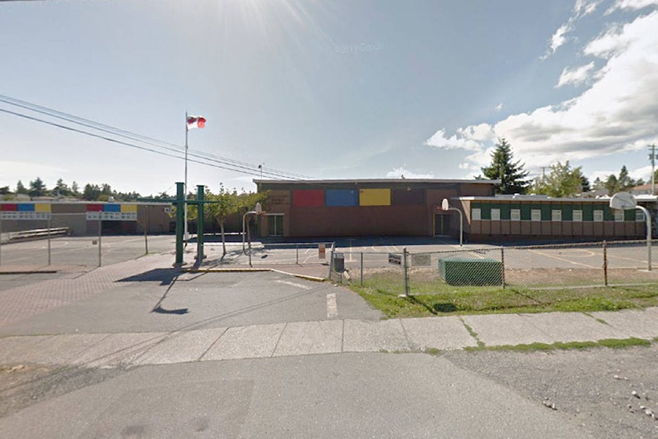 24326809_web1_210224-SNE-COVIDGlanfordMiddle-glanfordmiddle_1