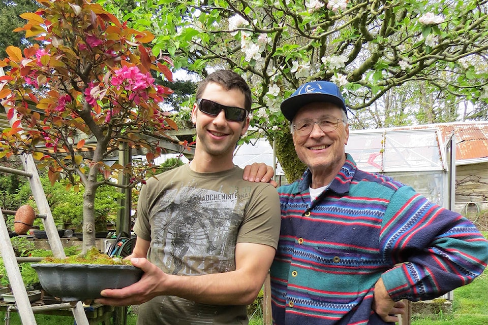 24388339_web1_210302-SNE-Stolen-Bonsai_1