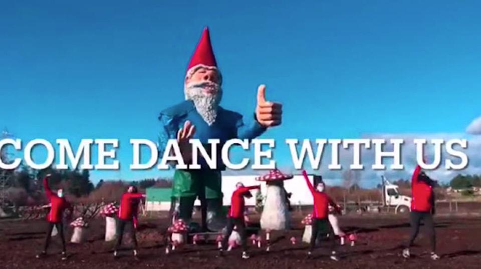 24408659_web1_210303-VNE-DanceCompilationVideo-screensho_1