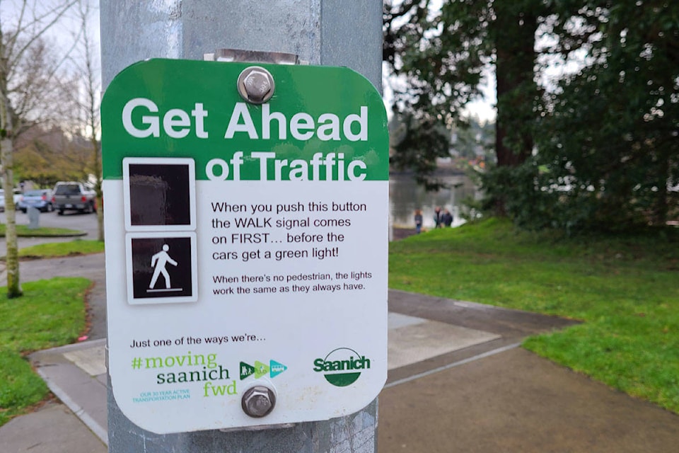 24434071_web1_210405-SNE-15NewPedestrianCyclistPriorityLights-lpi_1