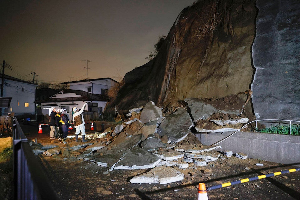 24587117_web1_210320-APW-AS-Japan-Earthquake-WEB_1