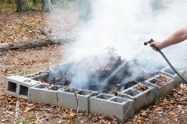 24703845_web1_210331-SNE-OpenBurningEndsApril30-OpenBurningSaanich_2