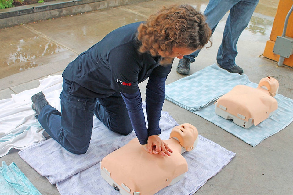 24918063_web1_210421-VNE-Esquimalt-Free-CPR-Training_1