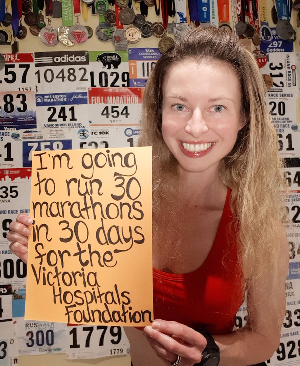 25005756_web1_210429-SNE-YanaHempler-30marathons30Days-YanaHempler_1