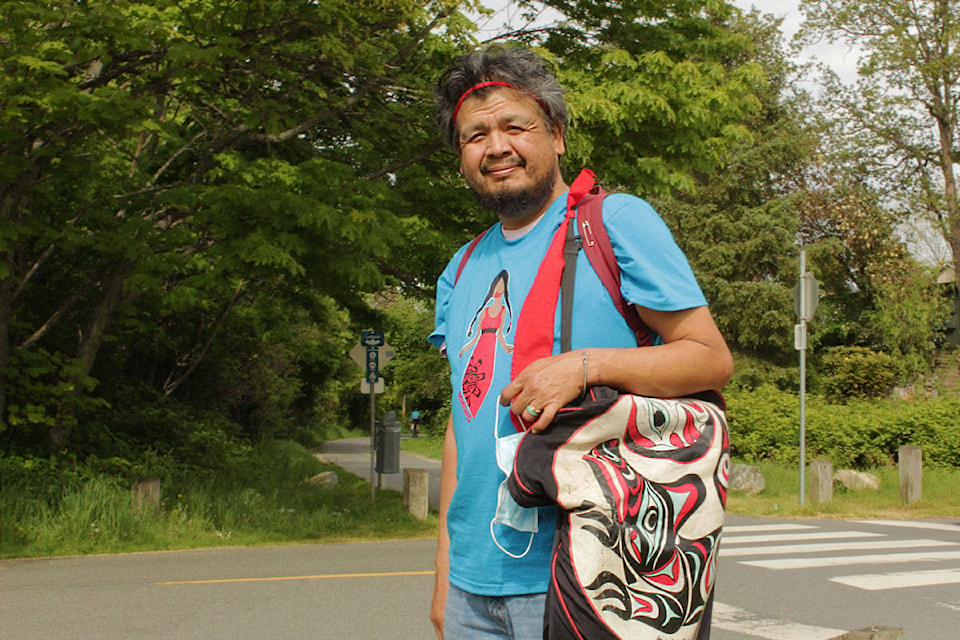 25072905_web1_210505-SNE-IndigenousManWalksForMMIWG-jamestaylor_1