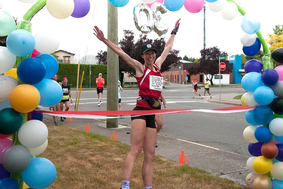 25330261_web1_copy_210530-SNE-hempler-thirtieth-marathon-_1