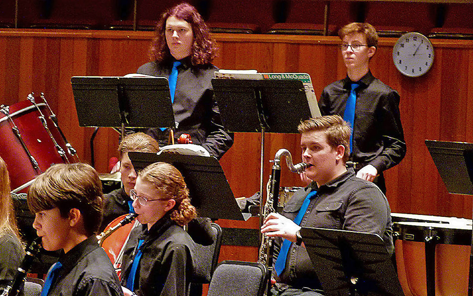 25457553_web1_200318-SNM-Band-Fest-BAND_1