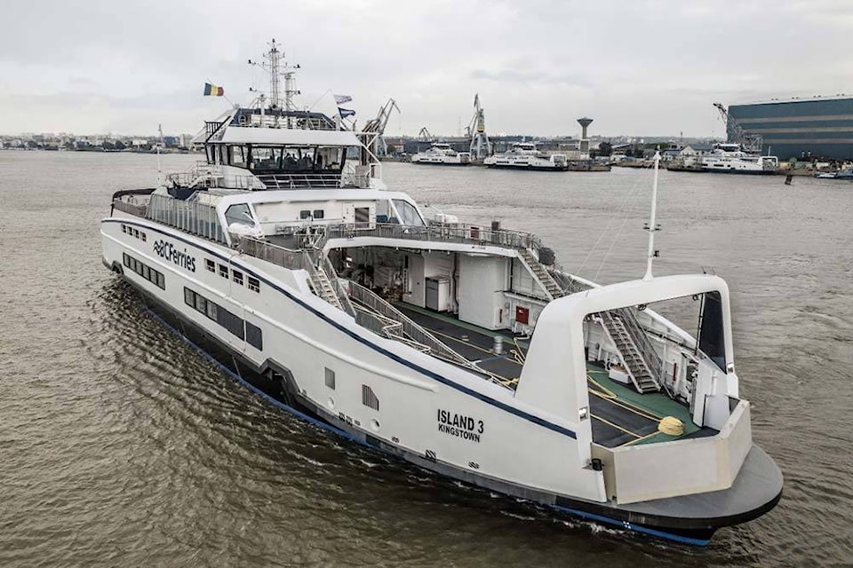 25612161_web1_210623-CRM-Ferry-Crosses-Panama-Canal-VESSEL_1