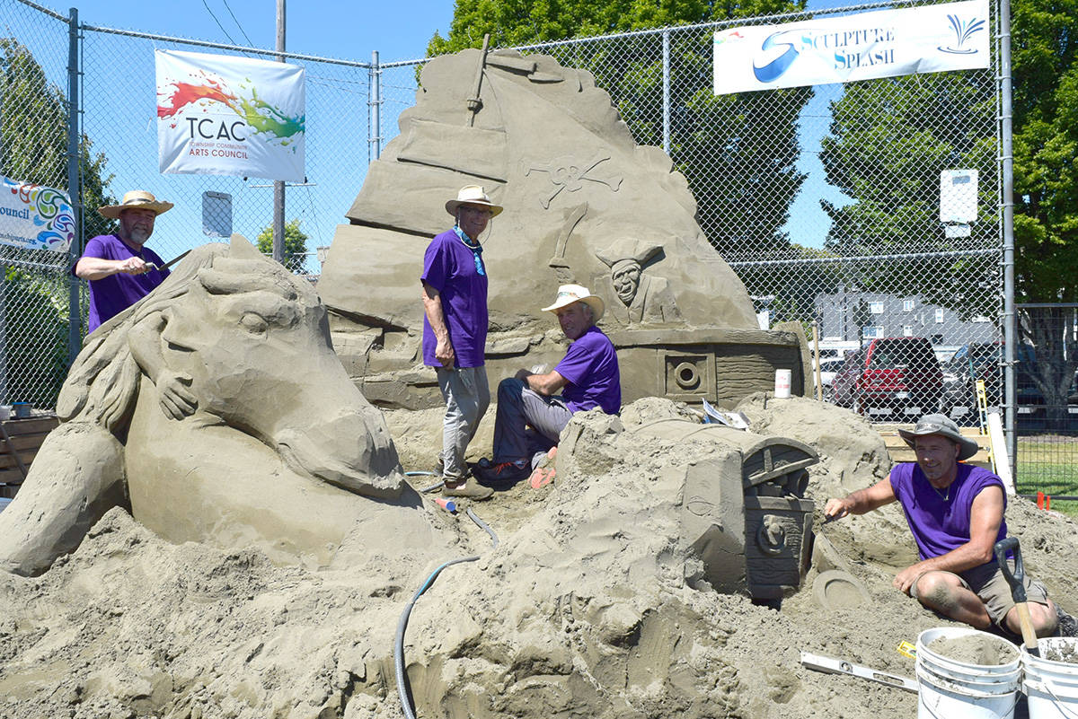 25644780_web1_210628-VNE-SandSculpture-Photos_4