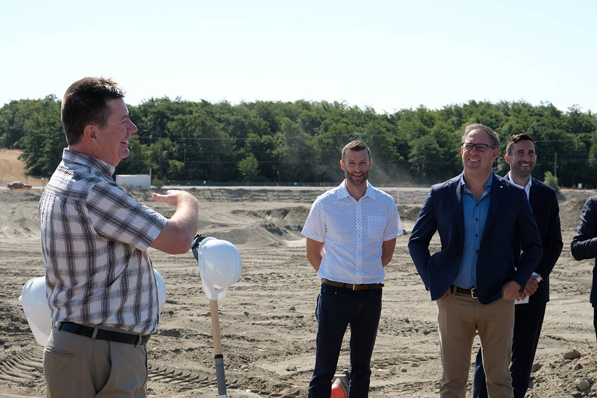 25884364_web1_210720-GNG-royal-bay-commons-groundbreaking-_1