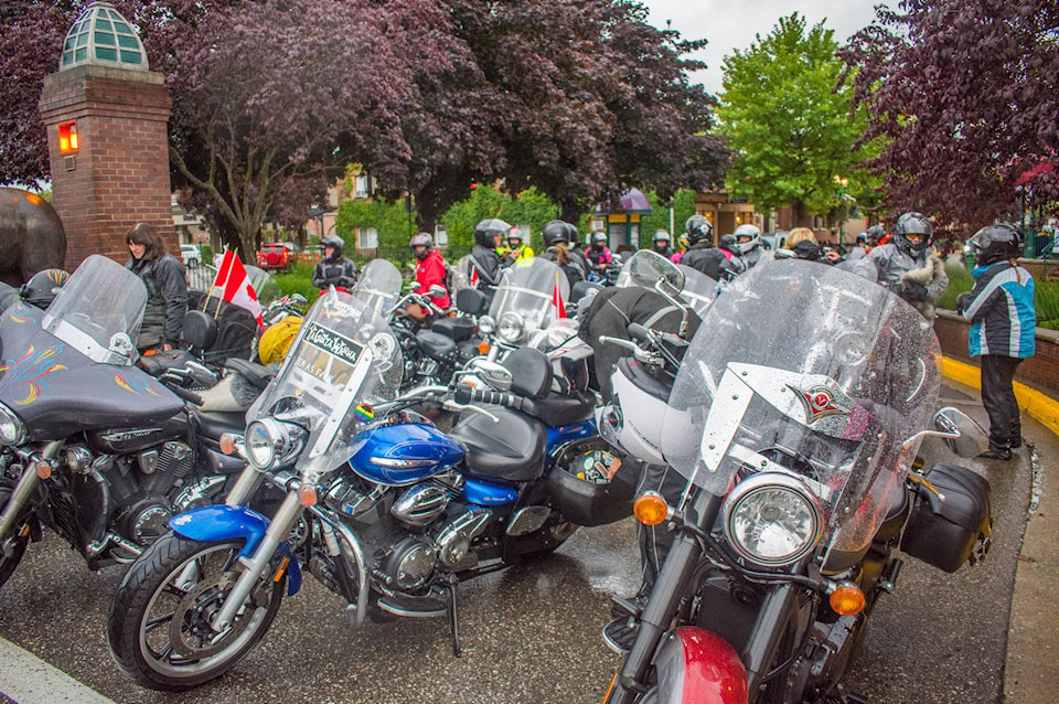 26089684_web1_Motorcycle-rally-Revelstoke9