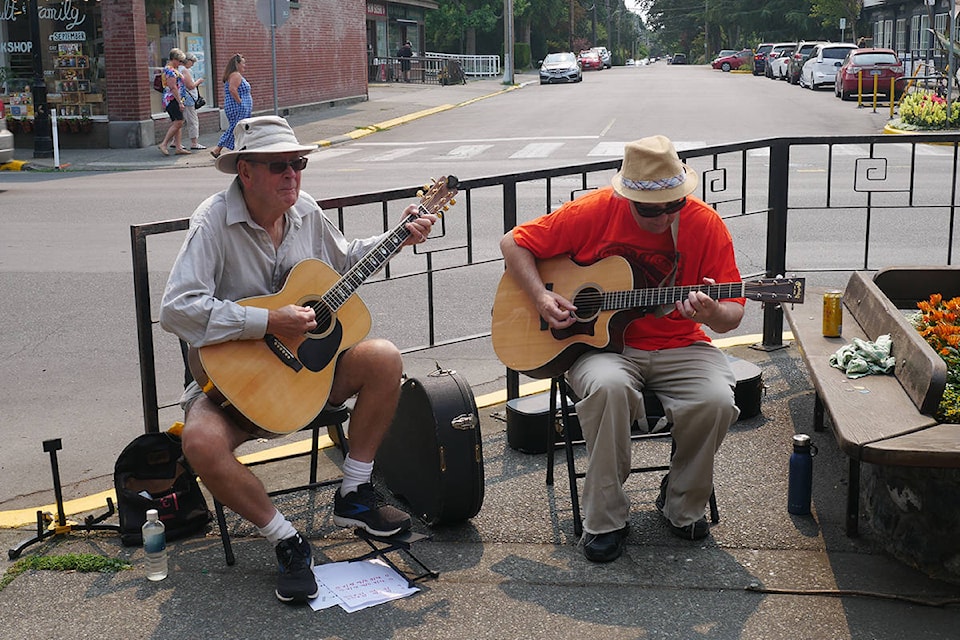 26162126_web1_210816-OBN-LiveVillageMusic-Photo_1