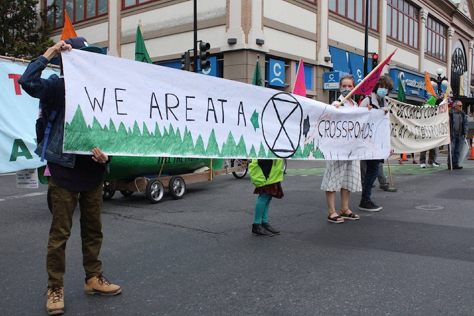 26232365_web1_210821-vne-extinction-rebellion--_2