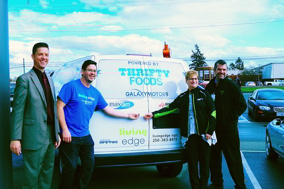 9498684_web1_171122-GNG-GalaxyVan