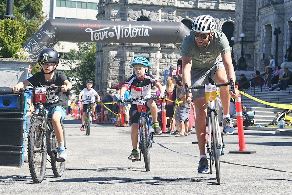 26582871_web1_VNE-RyderTourDeVicKids