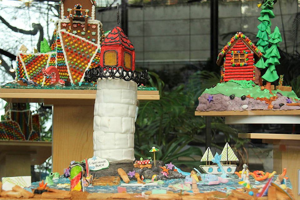 26998410_web1_201120-VNE-GingerbreadShowcase-display_2