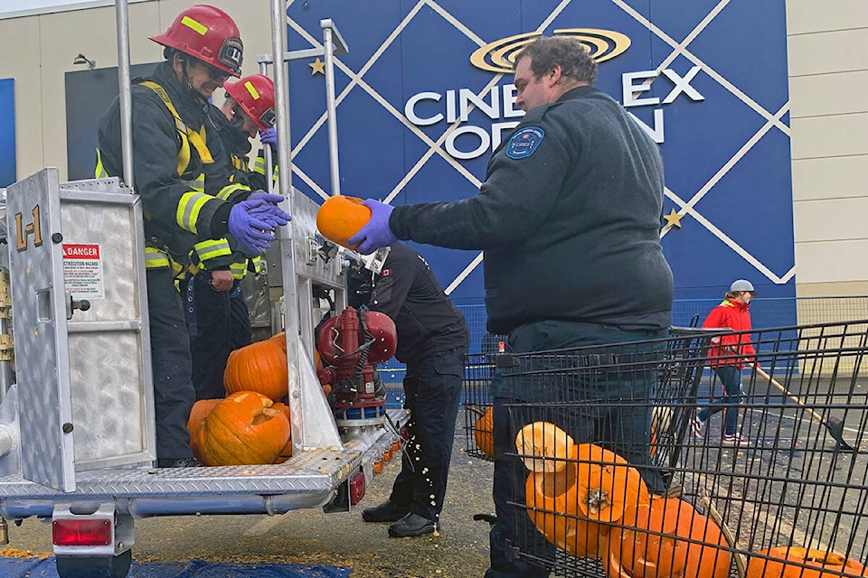 27094468_web1_211106-GNG-Langford-Pumpkin-Smash-pumpkin_1