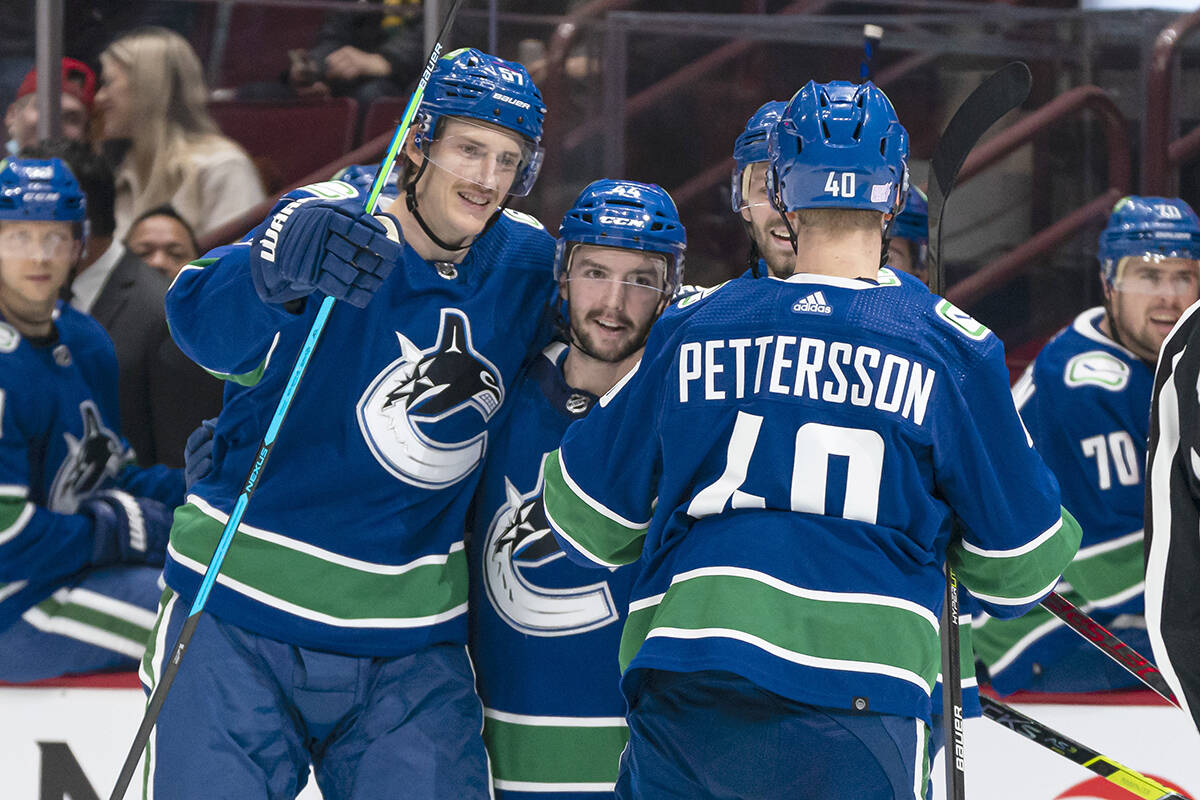 Boeser moves into tie for NHL goal-scoring lead as Canucks beat