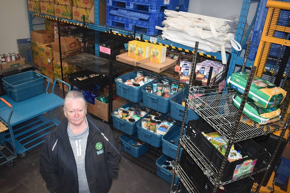 27331876_web1_211128-PNR-FoodBankSaanichPeninsula-FoodBank_1