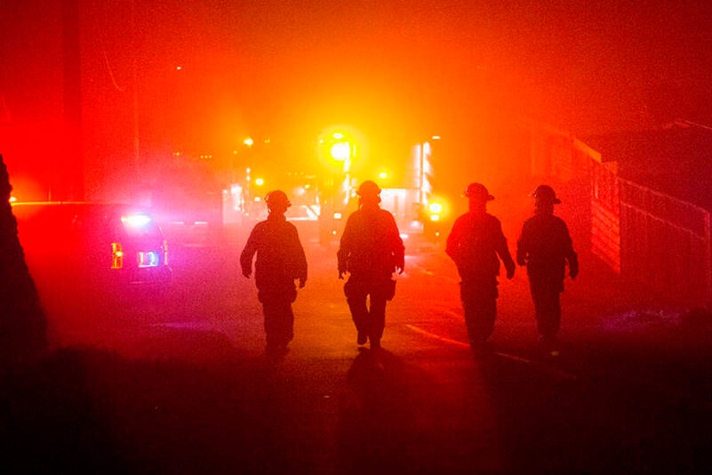 27382184_web1_181023-GNG-MiddleRoadFire