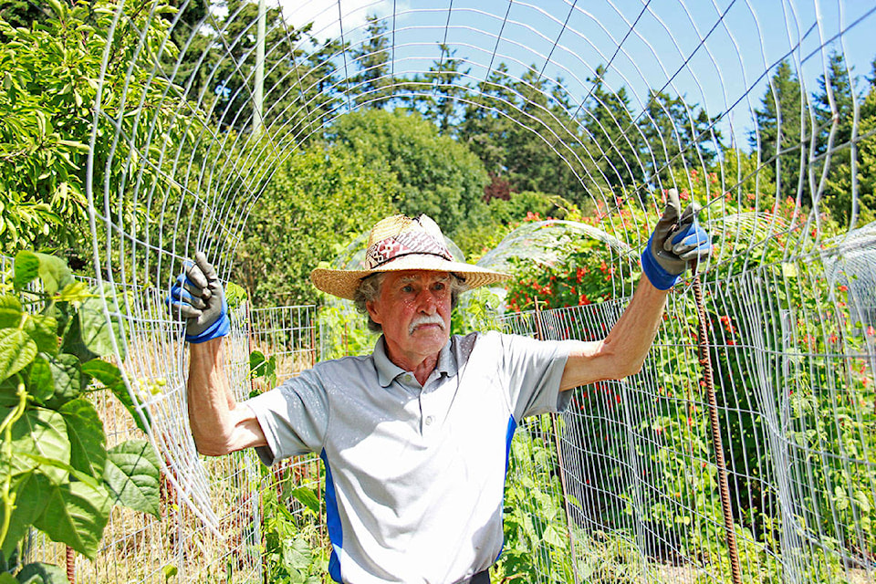 25962908_web1_copy_210727-PNR-Farm-to-FoodBank_1