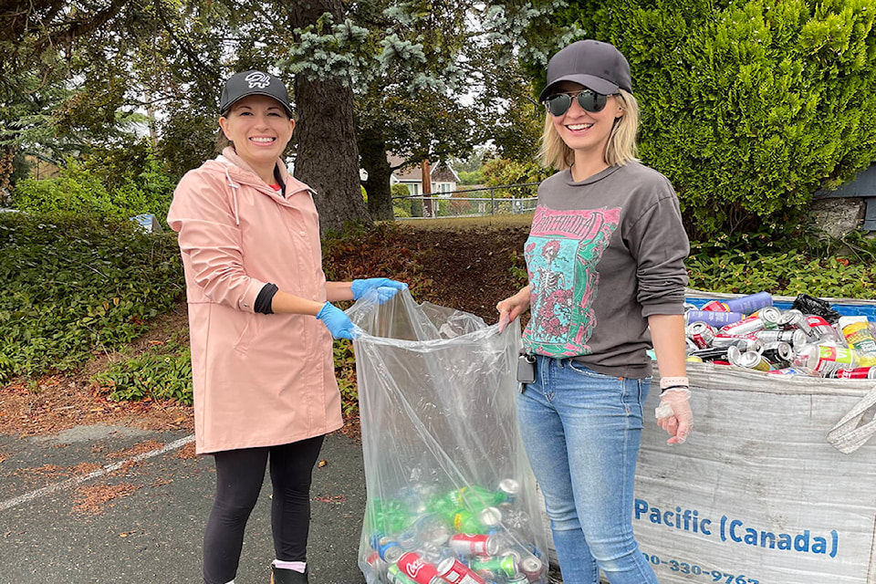 27692037_web1_211231-SNE-Bottle-drive-Lambrick-prek-bottledrive_1