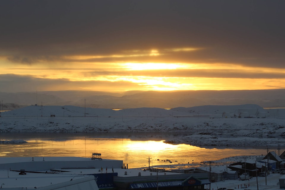 27821188_web1_220113-CPW-Nunavut-lifting-COVID-lockdown-sunset_1