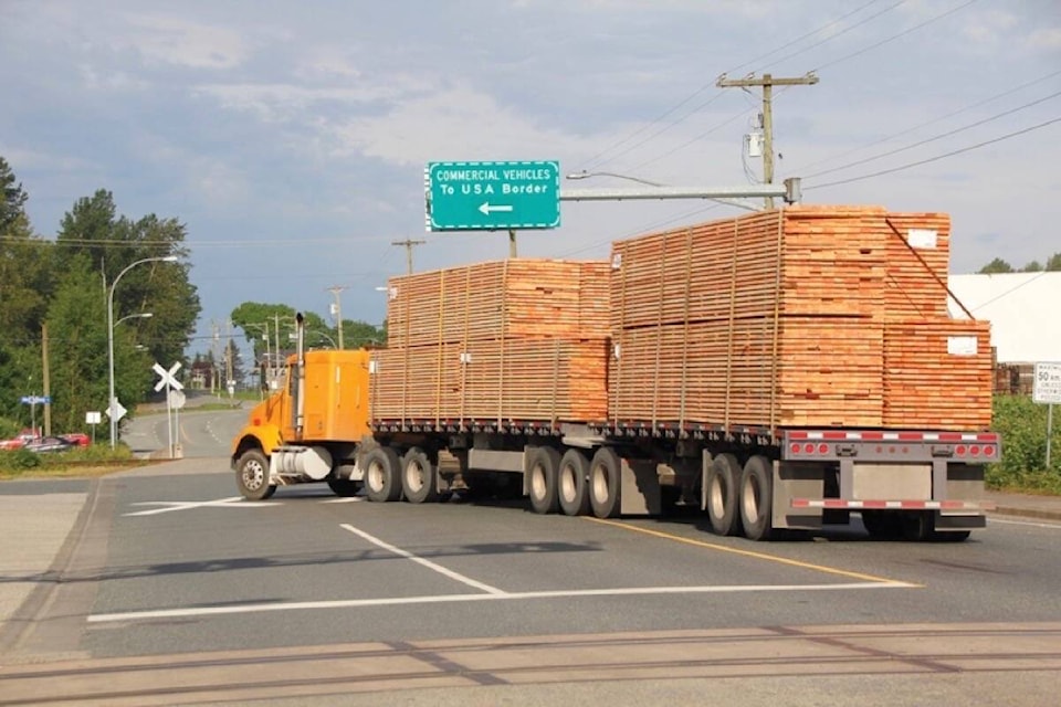 27821234_web1_20220113-BPD-lumber-Truck-border-Resourceworks