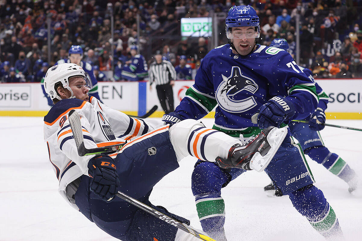 Connor McDavid snipes OT winner as Oilers rally for 3-2 victory over Canucks 