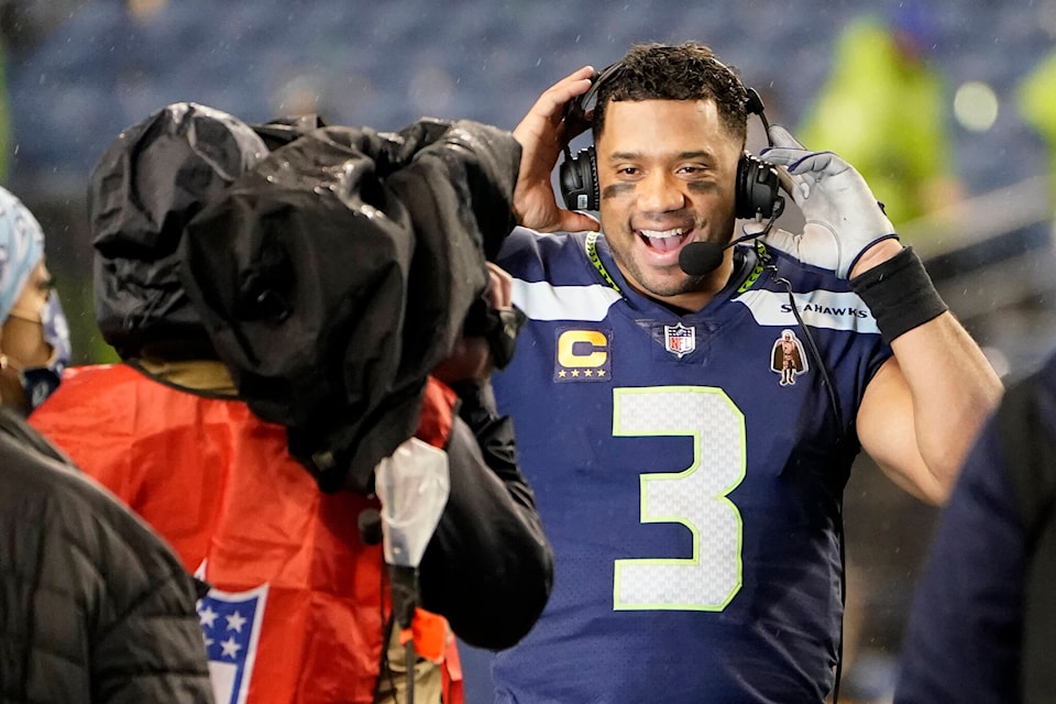 Seahawks' Russell Wilson wants to play 20 years or more, then become an NFL  owner 