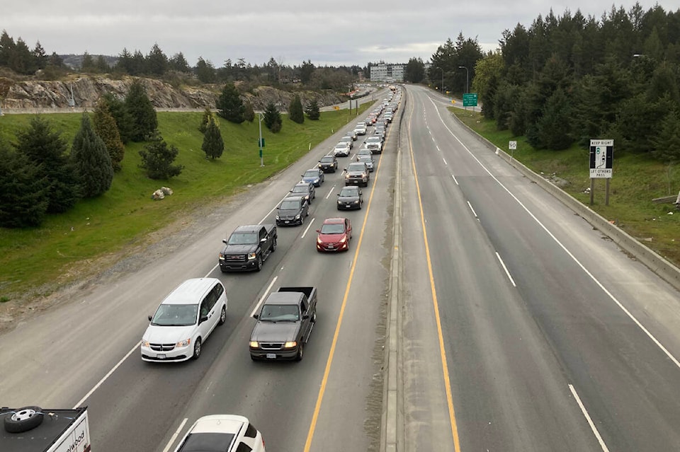 28864588_web1_220420-gng-malahat-blocking-LeighRdOverpass_1