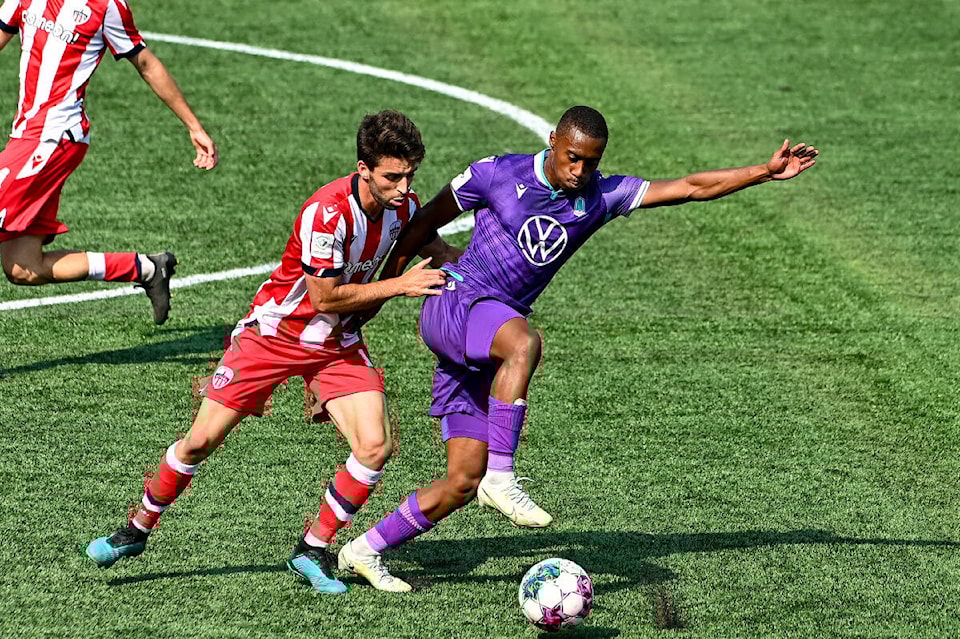 30646780_web1_220911-GNG-PacificFC-tie-ottawa-cpl_4