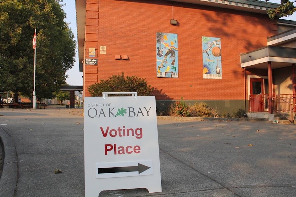 30737843_web1_221015-OBN-OakBayResults-CvR_2