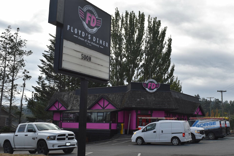 30765248_web1_221020-PNR-SassysCentralSaanich-Floyd_1