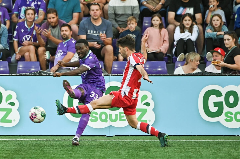 30789303_web1_221015-GNG-PacificFc-lose-atletico-ottawa_4