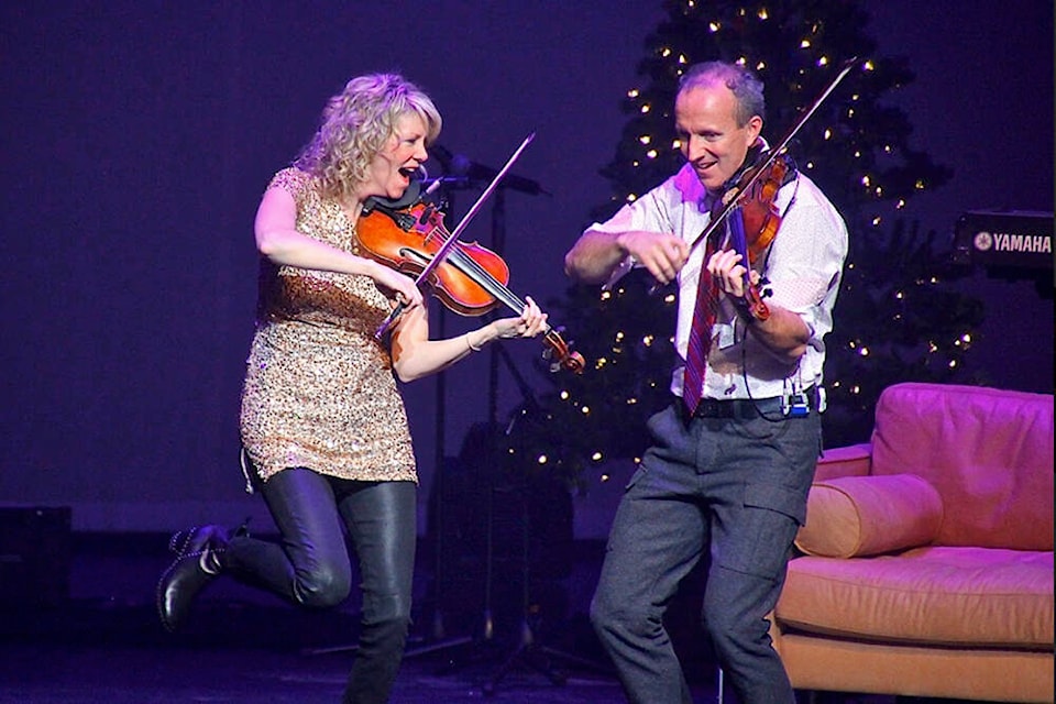 31042709_web1_221116-NBU-fiddle-christmas-1_1