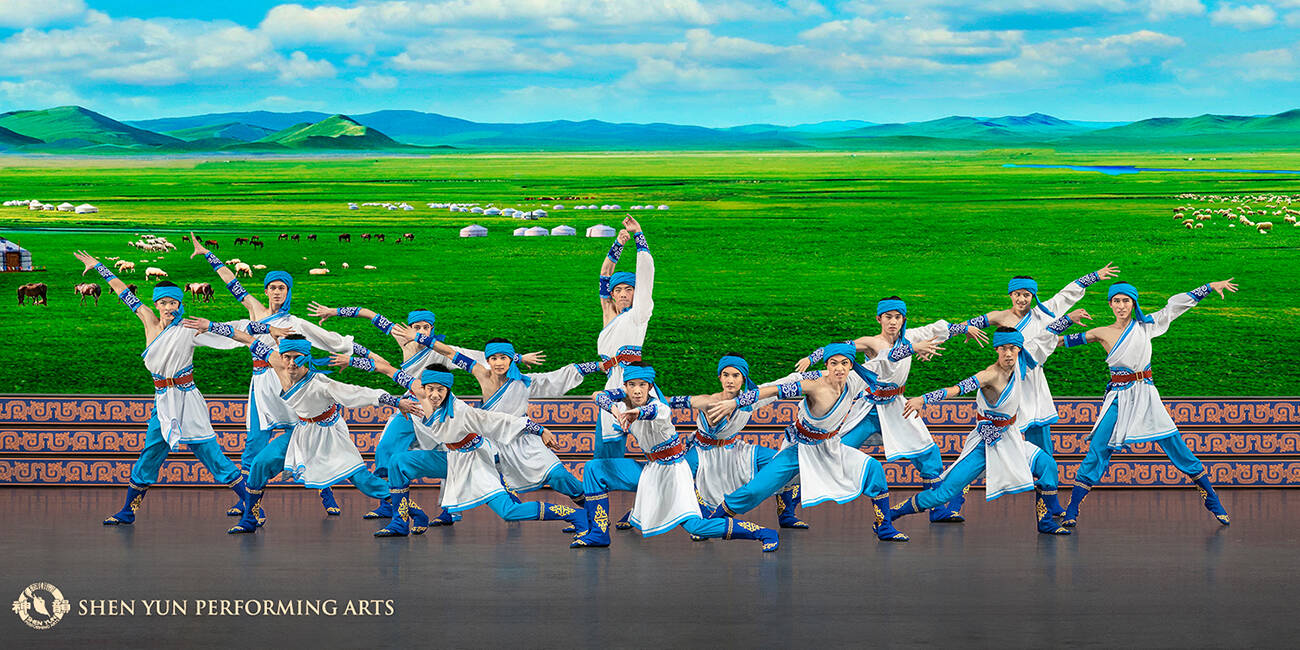 Each Shen Yun performance features classical Chinese dance, hand-tailored costumes, a state-of-the-art digital backdrop and a live orchestra!