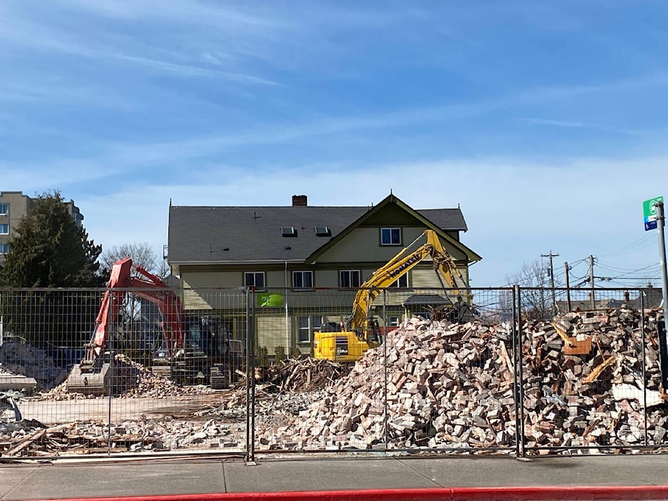 32287832_web1_230331-VNE-paynes-demolished-QUADRA_1