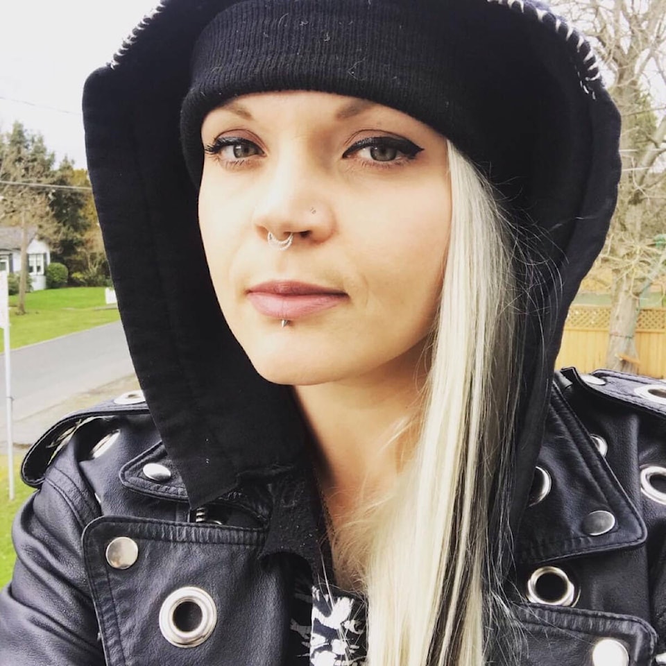 32431648_web1_copy_230420-CCI-RCMP-Missing-woman-picture_1