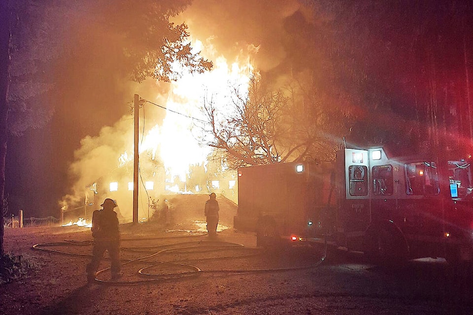 32603934_web1_copy_230502-NBU-Yellowpoint-Farms-fire-_1