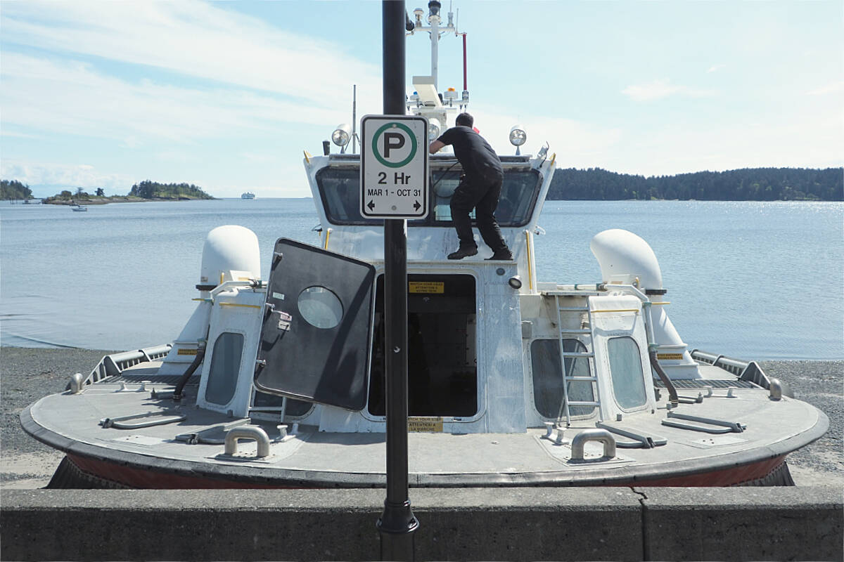 32672305_web1_230509-NBU-Hovercraft-_1