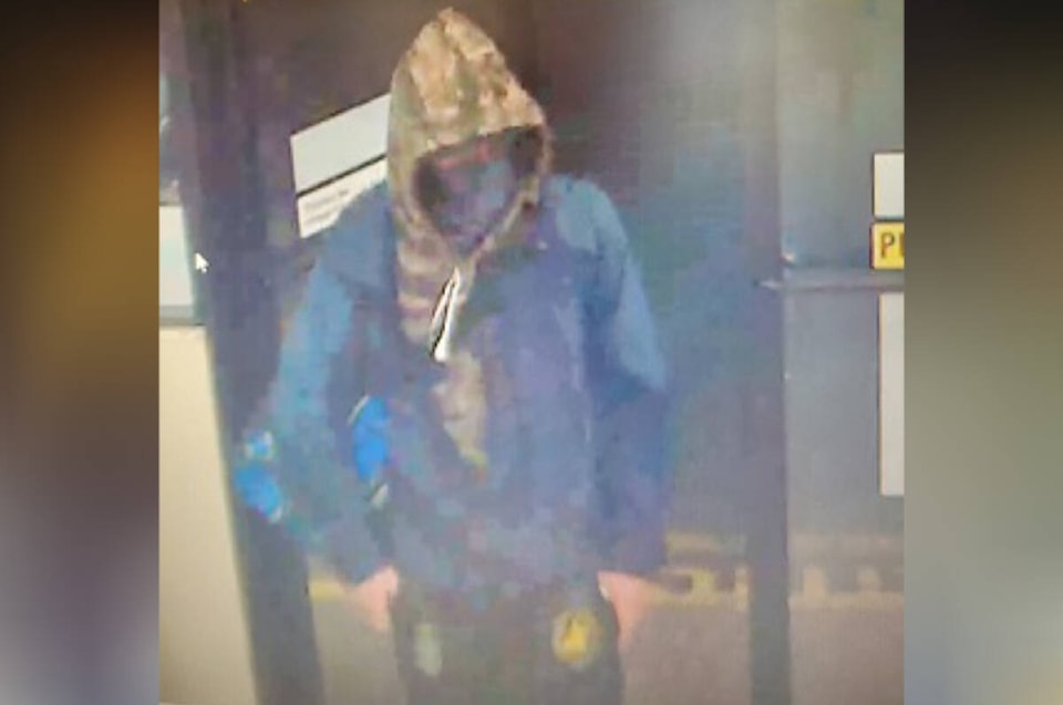 32754909_web1_230524-NBU-RCMP-Bear-Spray-Rewrite_1