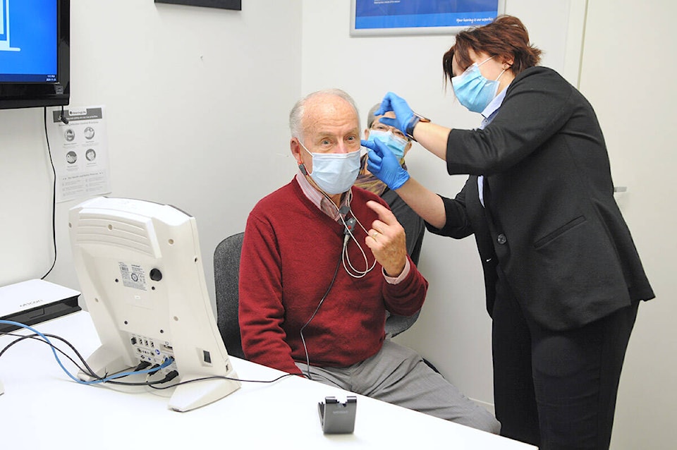 32814928_web1_201121-CPL-Senior-Couple-Free-Hearing-Aids_1