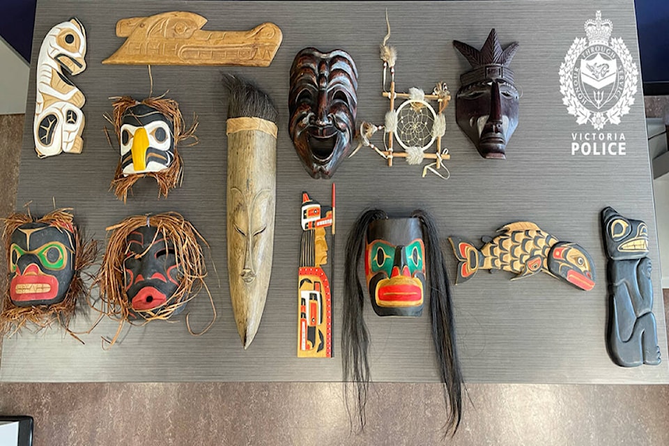 33046123_web1_230616-vne-masks--_1