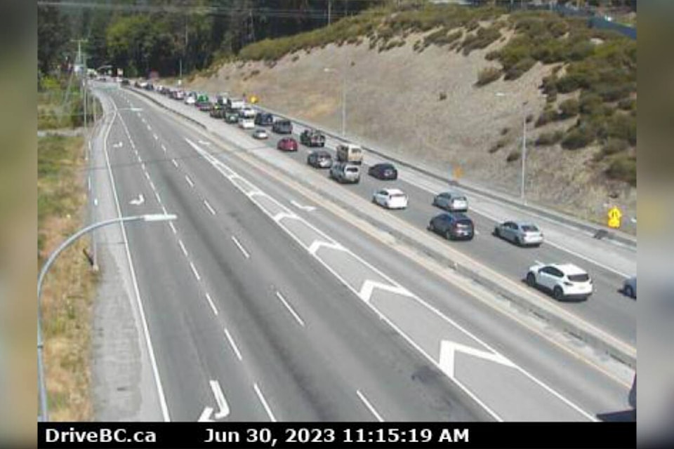 33180934_web1_230630-GNG-Malahat-Traffic-subpic_1