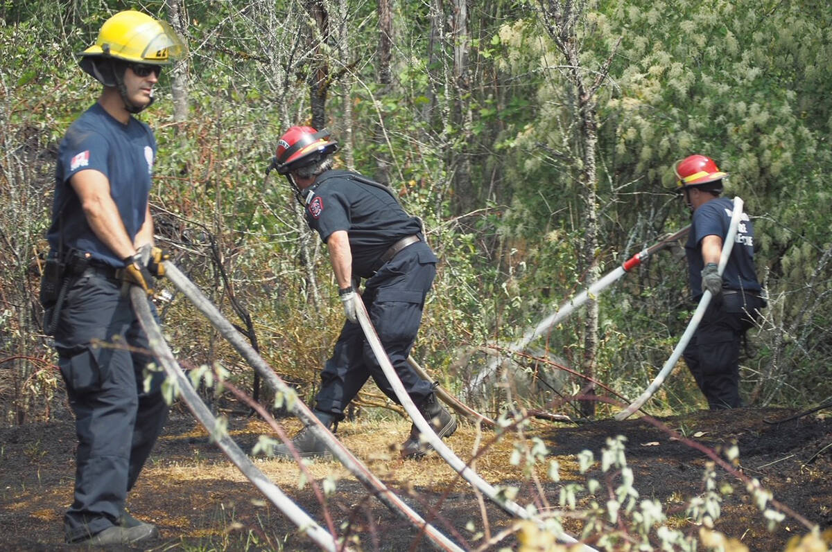 33211348_web1_230705-NBU-fires-nanaimo-parkway-2_1