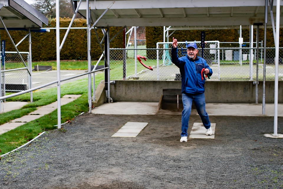 Tom Moffat is looking to fundraise to defend his world championship title in horseshoe pitching.