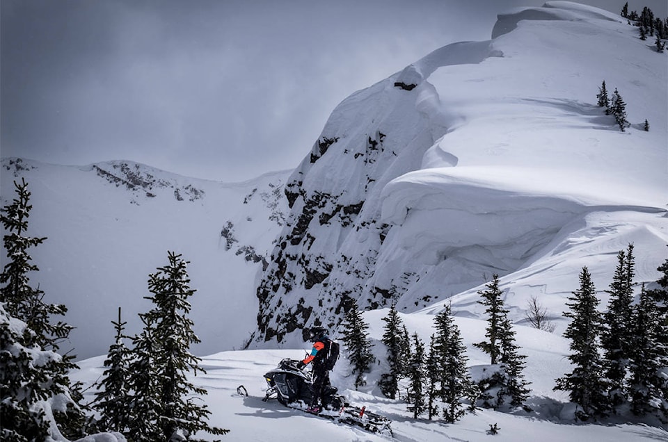 23734261_web1_copy_201125-RTR-avalanche-canada_2